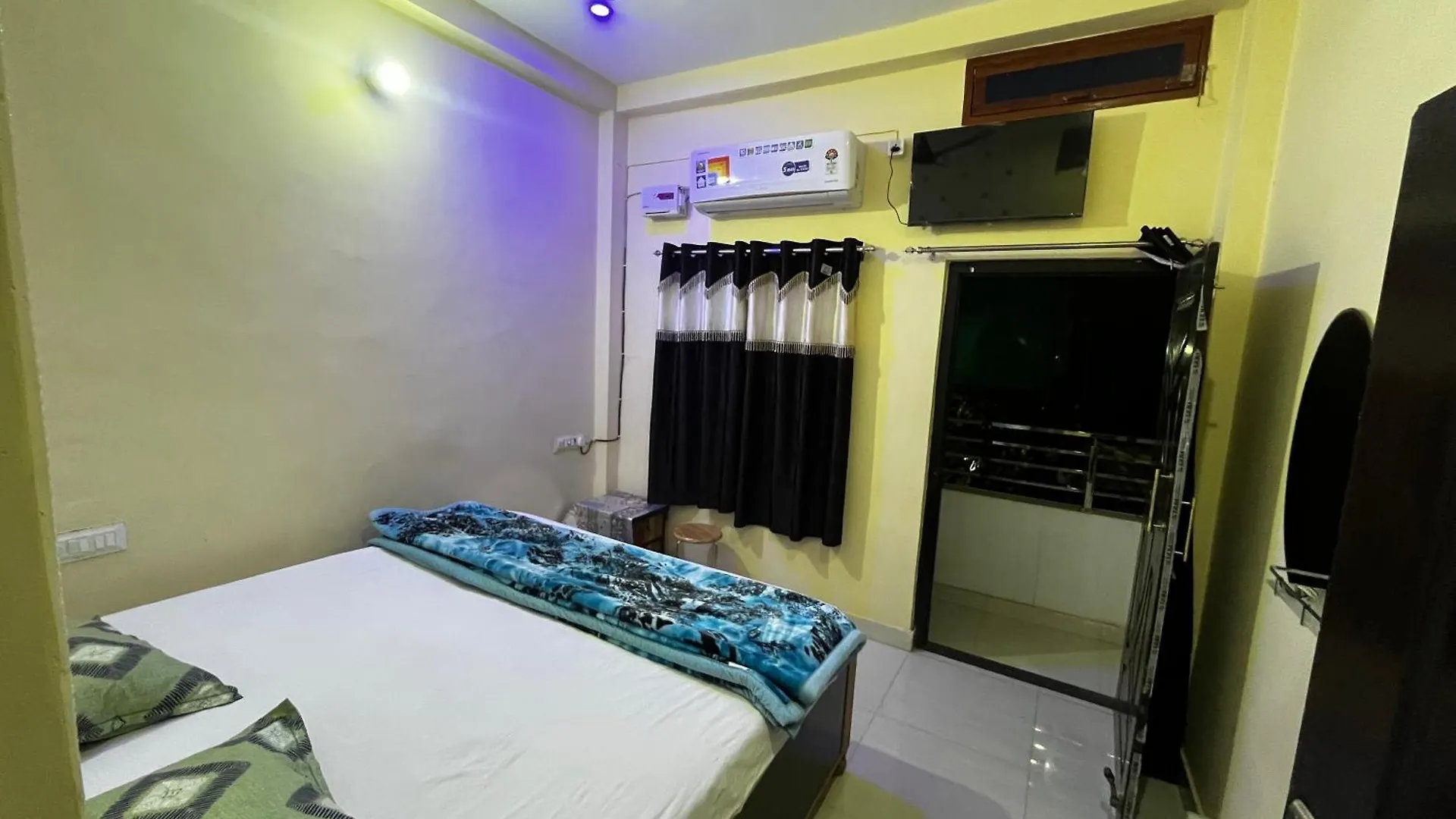 فندق New Kashi Residency فاراناسي بيت ضيافة